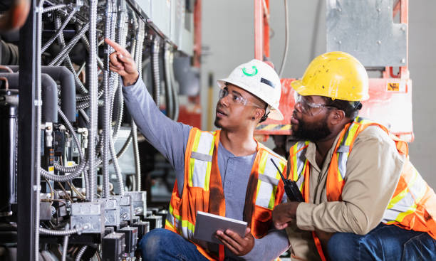 Best Commercial Electrician Services  in Le Mars, IA